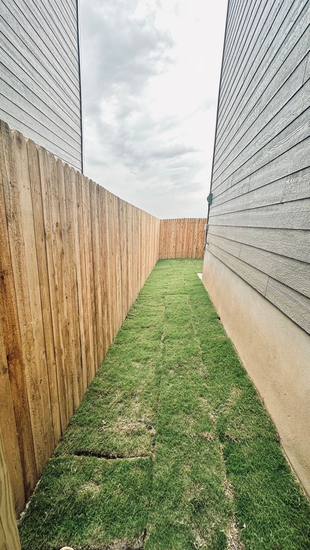 Building Photo - Newly Built Duplex on the Far West Side!