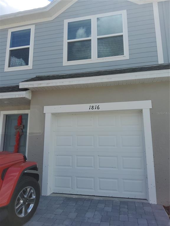Building Photo - 1816 Fan Palm Dr