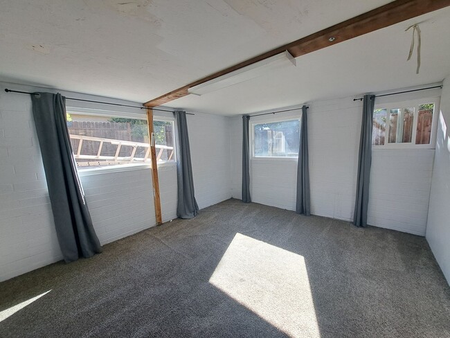 Building Photo - Spacious & Great Design Home in Dixon