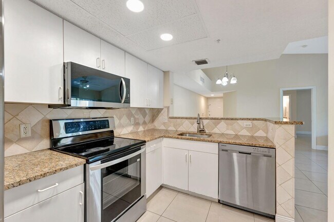 Building Photo - 5055 Wiles Rd