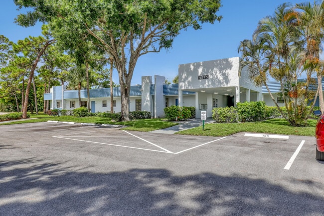 Building Photo - 4575 Lucerne Lakes Blvd W