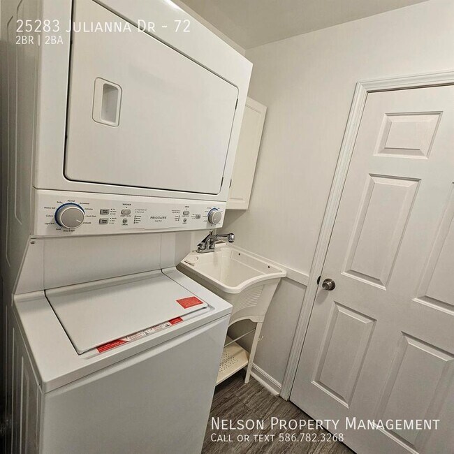 Building Photo - 25283 Julianna Dr