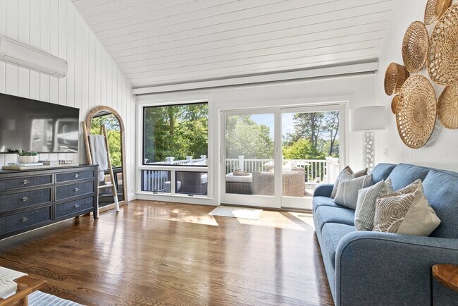 Building Photo - 65 Starboard Ln