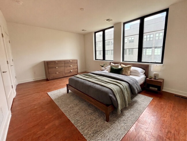 Building Photo - 4589 Riverside Way