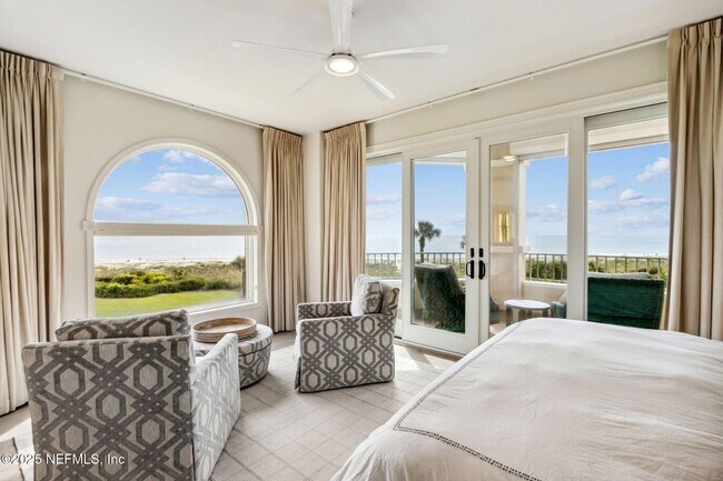 Building Photo - 426 Beachside Pl