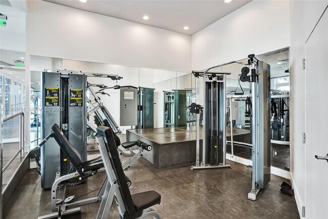 Building Photo - 601 NE 27th St