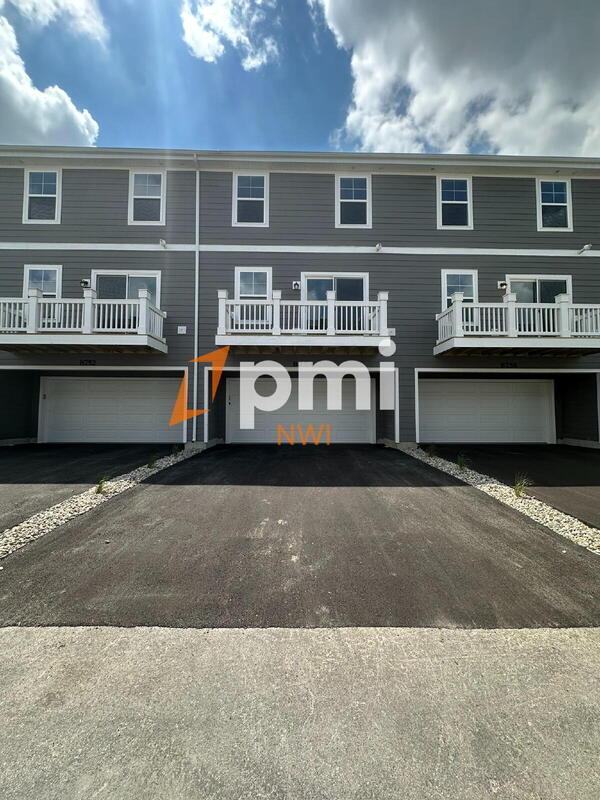 Building Photo - 8754 Clover Ln