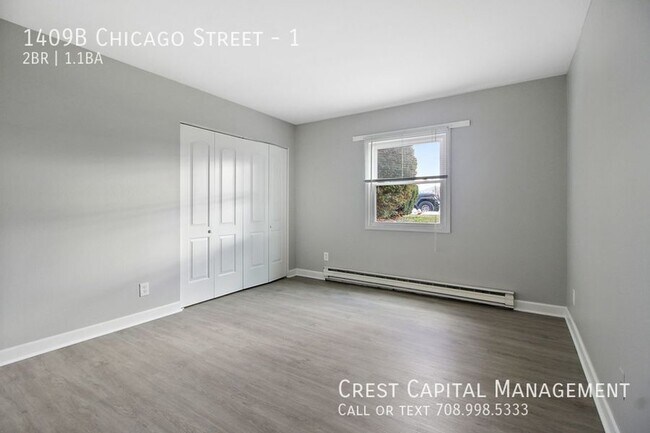 Building Photo - 1409 E Chicago St