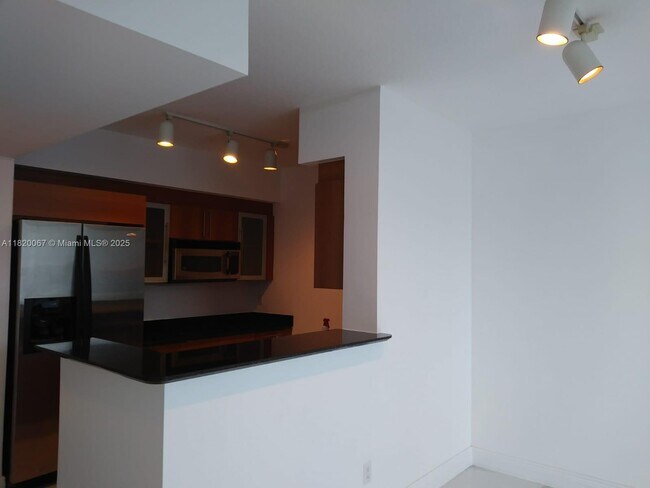 Building Photo - 335 S Biscayne Blvd