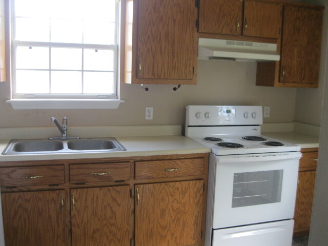 Building Photo - 103 Chance Ln