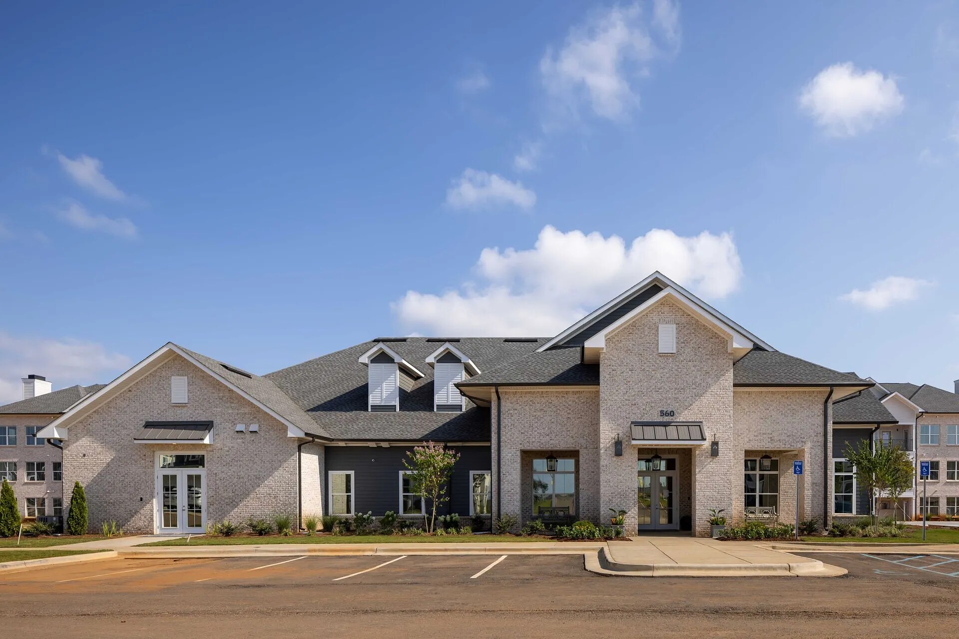 Building Photo - 2800 Milan Ct