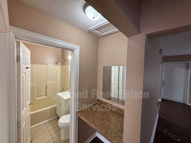 Building Photo - 1706 Meadow Ave