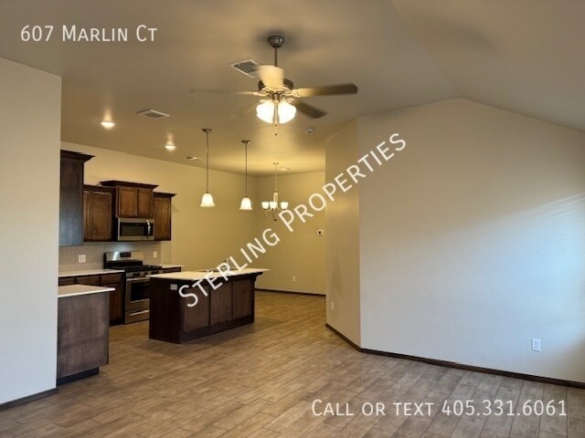 Building Photo - 607 Marlin Ct