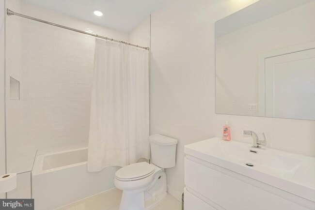 Building Photo - 1495 Gallaudet St NE