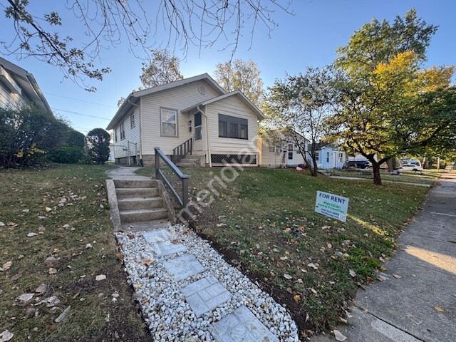 Primary Photo - 4915 McClellan St