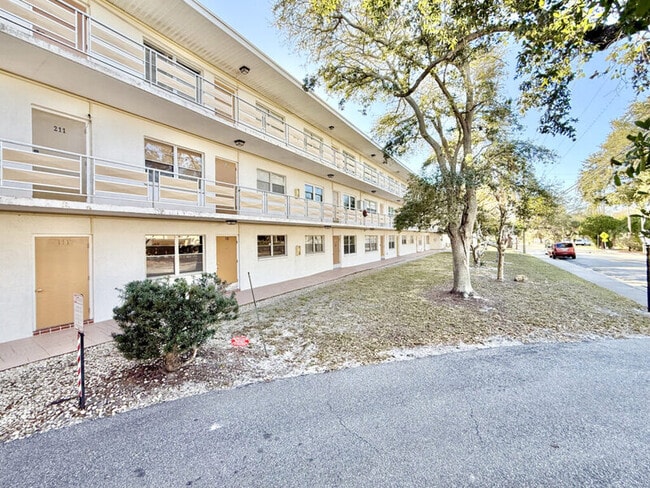 Building Photo - 911 Washington Ave SW