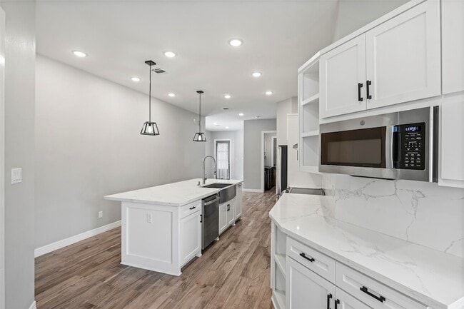 Building Photo - 17807 Glenwolf Dr