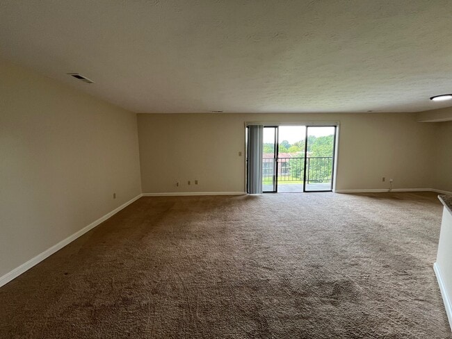 Building Photo - 7271 Beacon Hill Dr