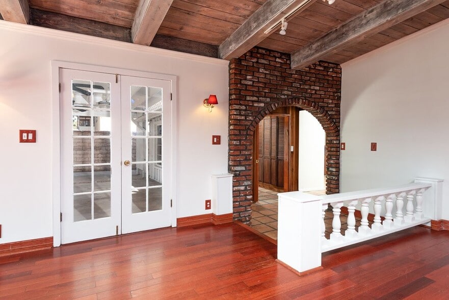 Building Photo - 14842 Morrison St