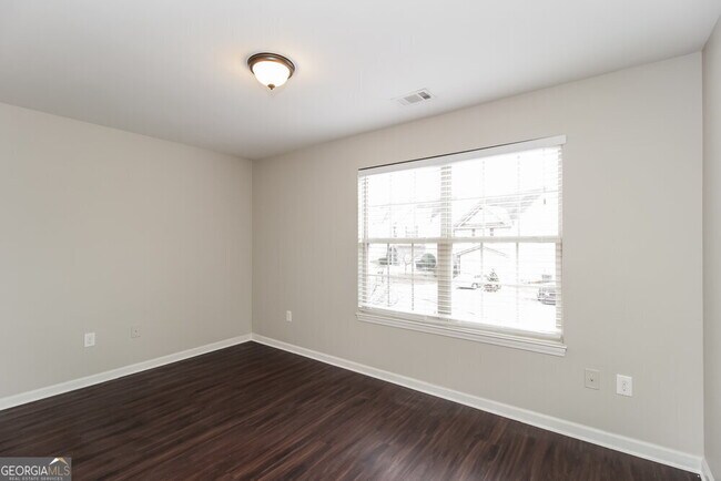 Building Photo - 121 Bethany Manor Dr