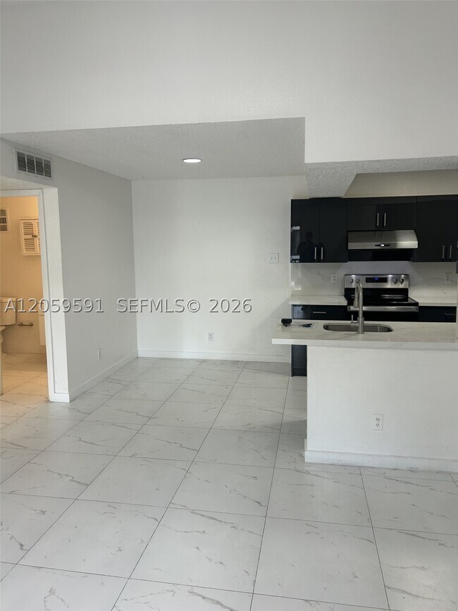 Building Photo - 15051 SW 103rd Ln
