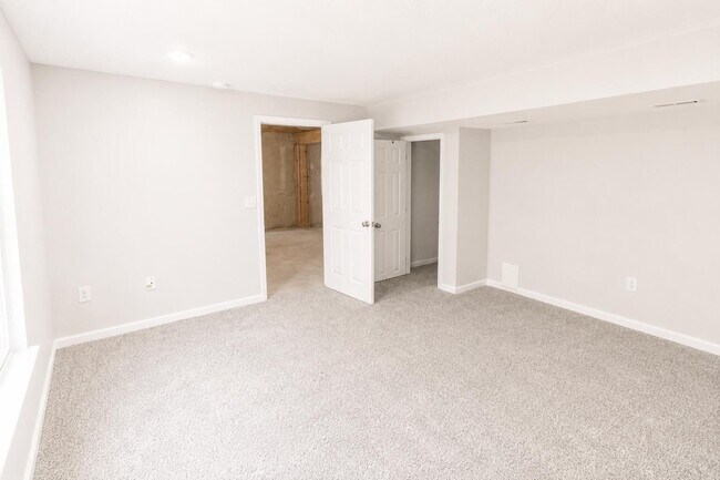 Building Photo - 5318 Godas Cir