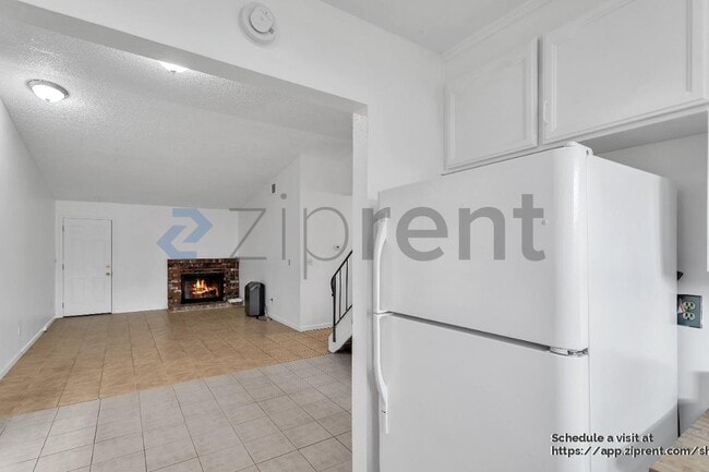 Building Photo - 2412 Sequoia Dr