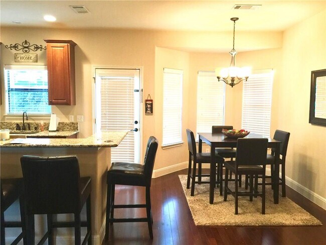 Building Photo - 10052 Janet Loop