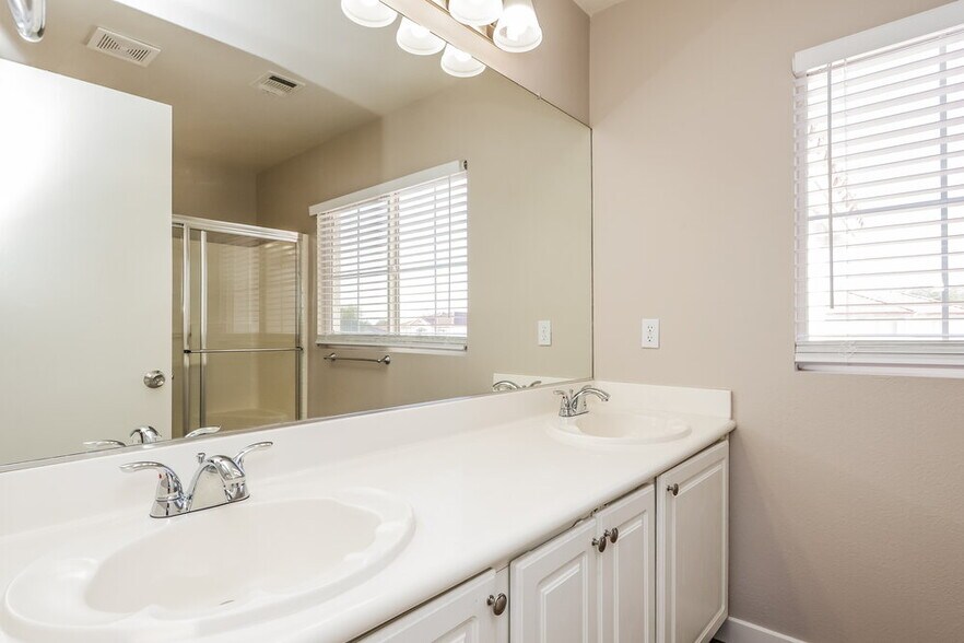 Building Photo - 951 Ostrich Fern Ct