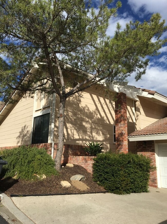 Building Photo - 4BD 2.5BA House located in Vineland Hills of Poway