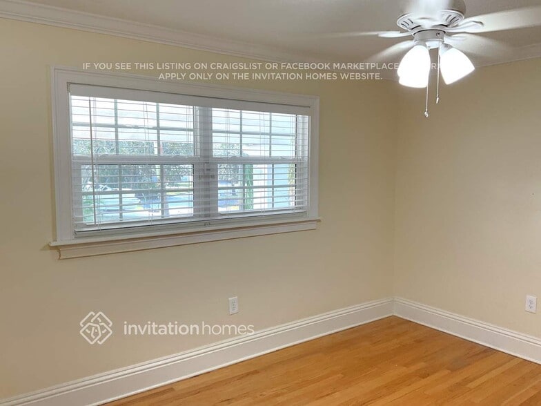 Building Photo - 207 Flamingo Ln