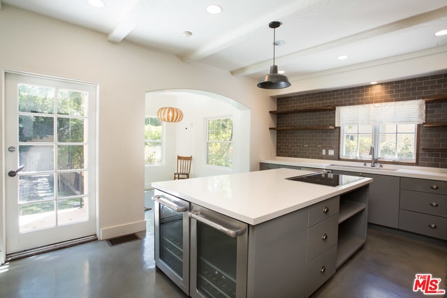 Building Photo - 260 S El Camino Dr