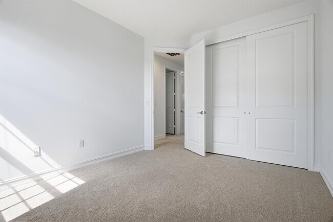 Building Photo - 13023 Riverwalk Cir S