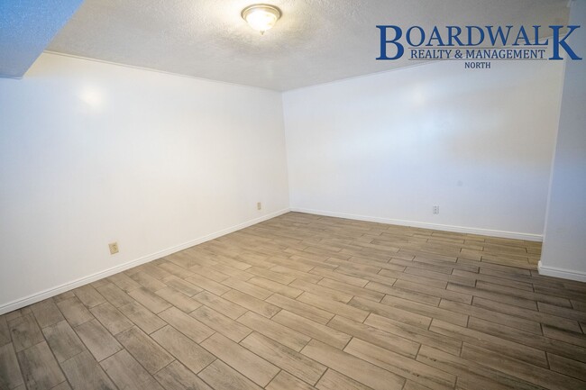 Building Photo - Half off 1st month's rent 3 Bed Townhouse ...