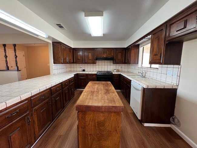 Building Photo - 7828 S Del Rey Ave