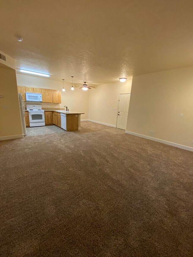 Building Photo - 6800 N Spurwing Loop