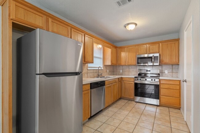 Building Photo - Perfect Family Home in China Spring ISD