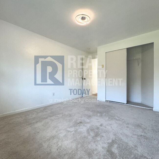 Building Photo - Yang - 334/336 (Olympic Group)