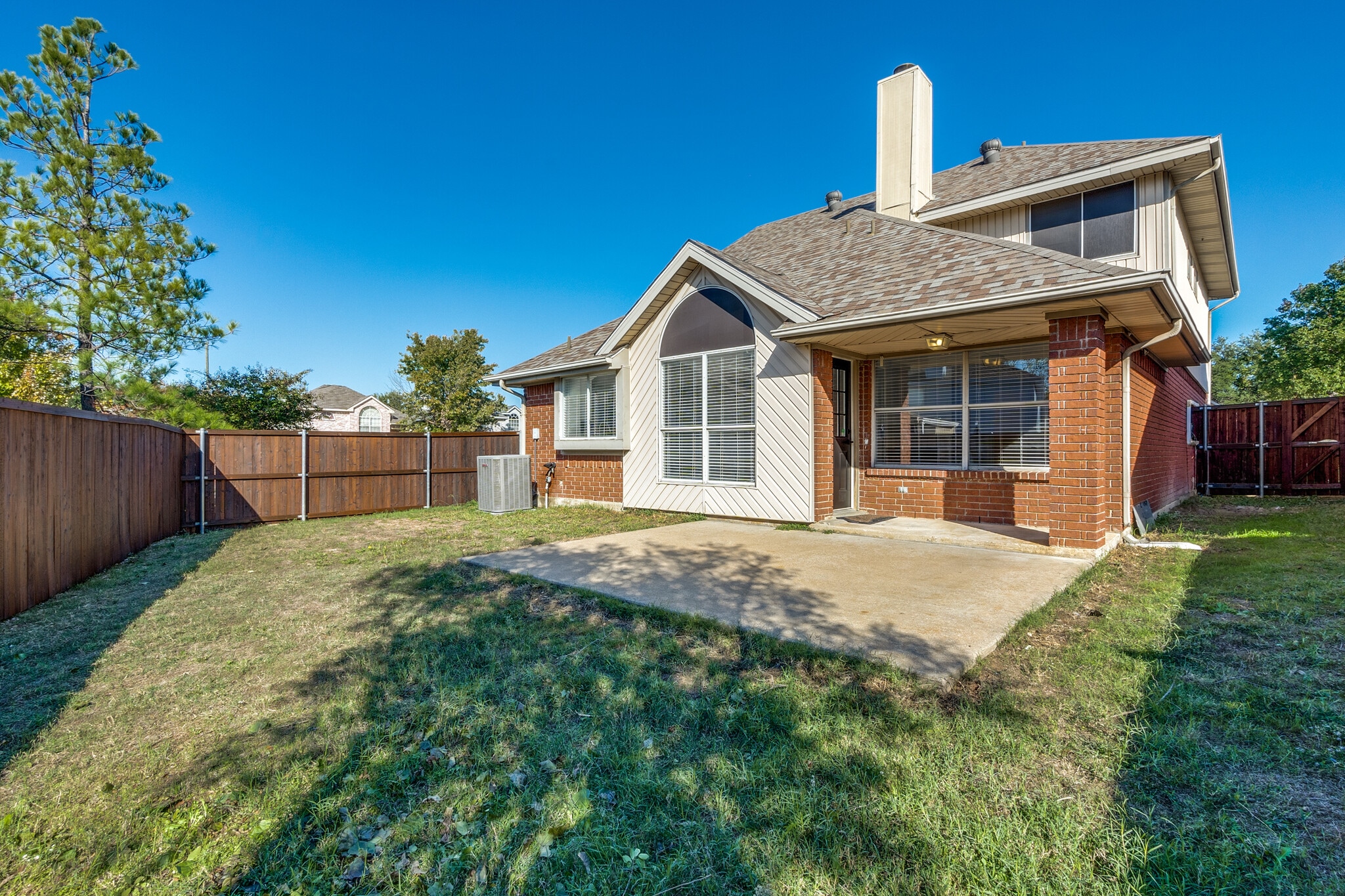 Building Photo - 6841 Bellehaven Dr