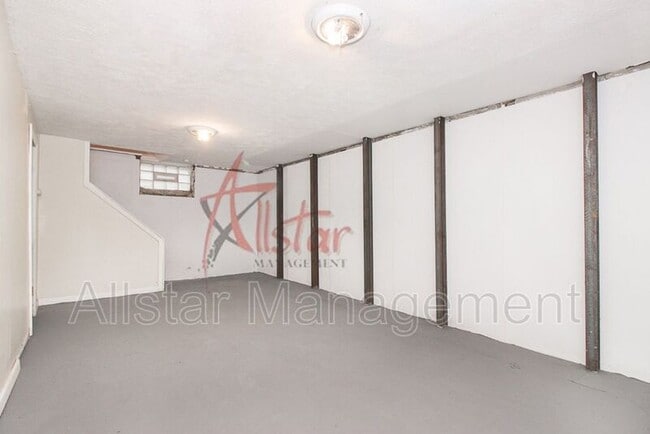 Building Photo - 3801 Woodridge Rd