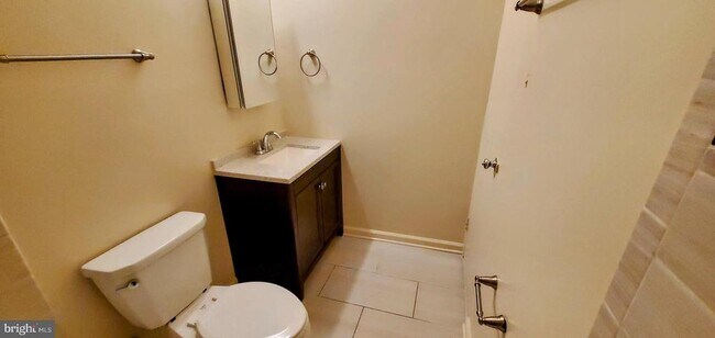 Building Photo - 1011 Arlington Blvd