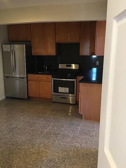 Building Photo - 51-25 Queens Blvd