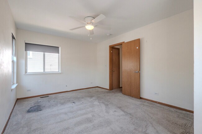 Building Photo - 823 Park Bluff Cir