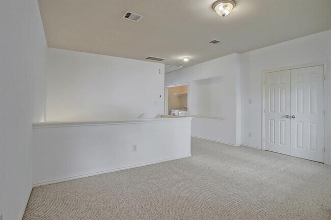 Building Photo - 3023 N Heights Hollow Ln