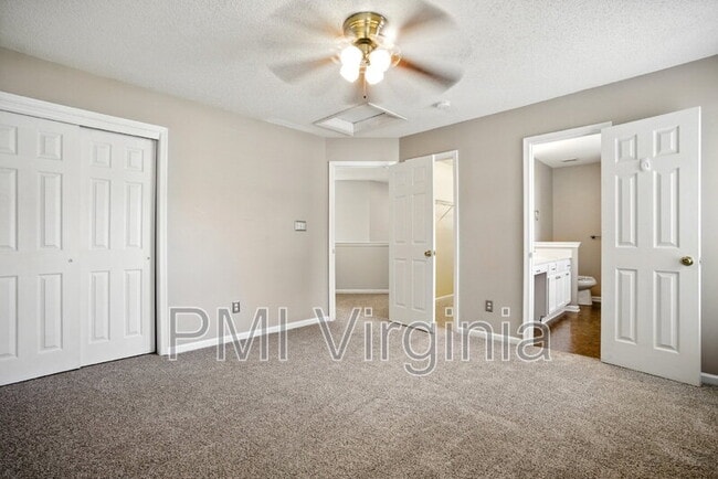 Building Photo - 312 Hickory Hinge Way
