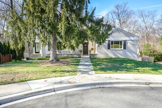 Building Photo - 5128 Linnean Terrace NW