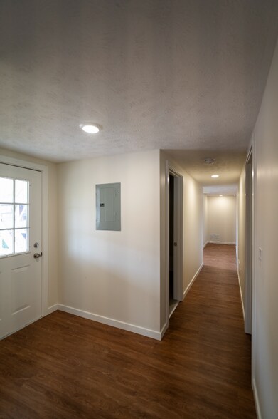 Building Photo - 1277 W 67th St