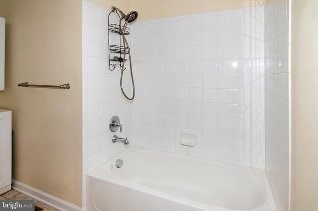 Building Photo - 517 Boxwood Ln