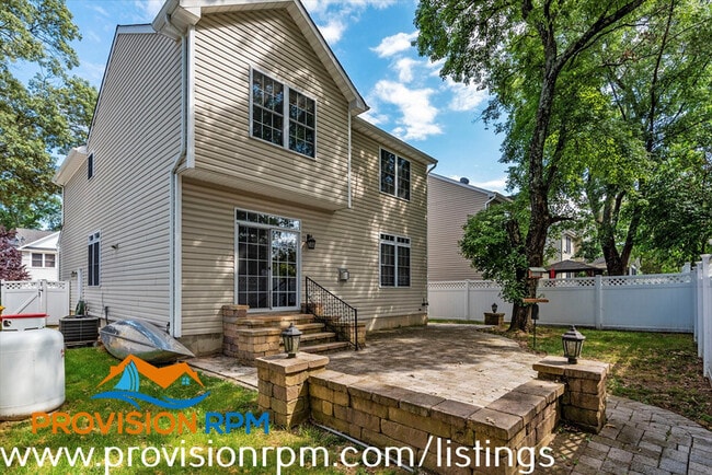 Building Photo - 618 Cypress Ln