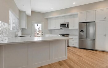 Building Photo - Grant Avenue B